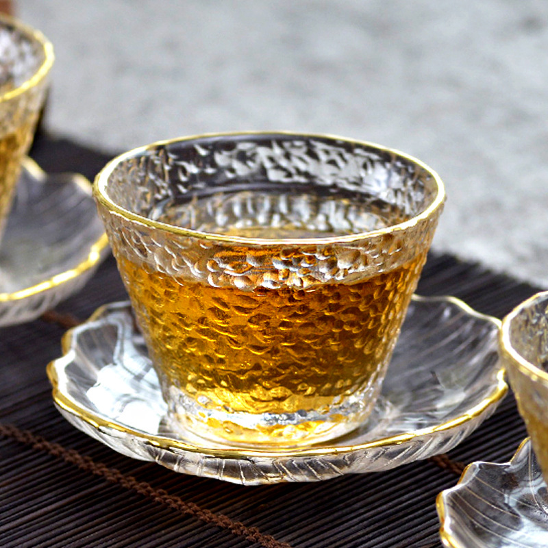 Coffee Tea Green - كوب شاي زجاجي ذهبي بحافة ذهبية،