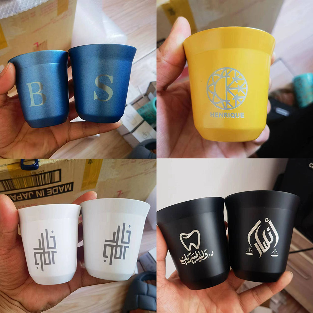 أكواب إسبريسو معزولة بجدار مزد - مراجعة Coffee Tea Logo وسعره